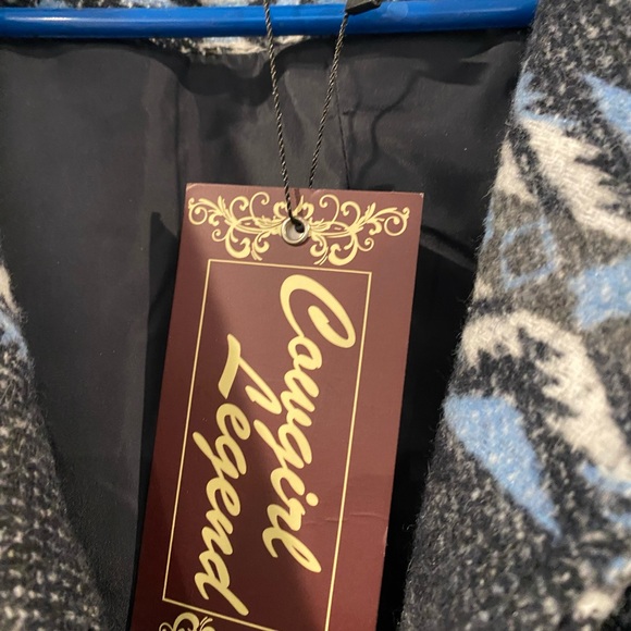 Blue and White Trench Coat with Geometric Pattern and Wide Collar - Picture 5 of 6